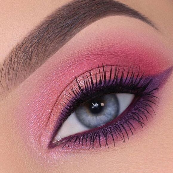 MAC Satin Eyeshadow in Sushi Flower (Barbie Pink With Satin Finish) - Picture 4 of 11